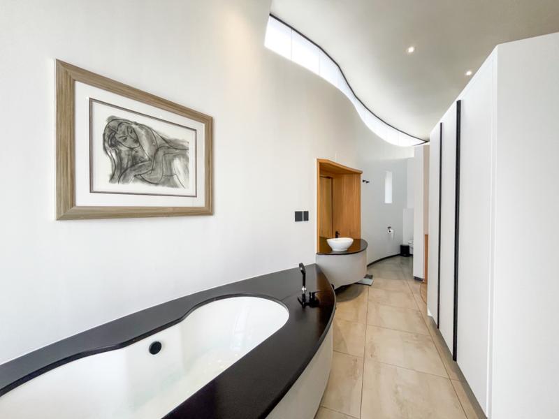 6 Bedroom Property for Sale in Hoog En Droog Western Cape